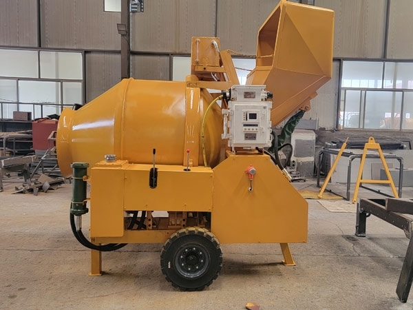 礦用濕噴臺(tái)車(chē)，礦用混凝土泵，礦用攪拌機(jī)發(fā)貨